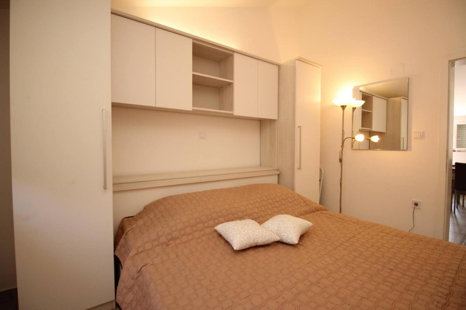 Apartments Vasilic-Cugalj-Smokvina Baška Exteriör bild
