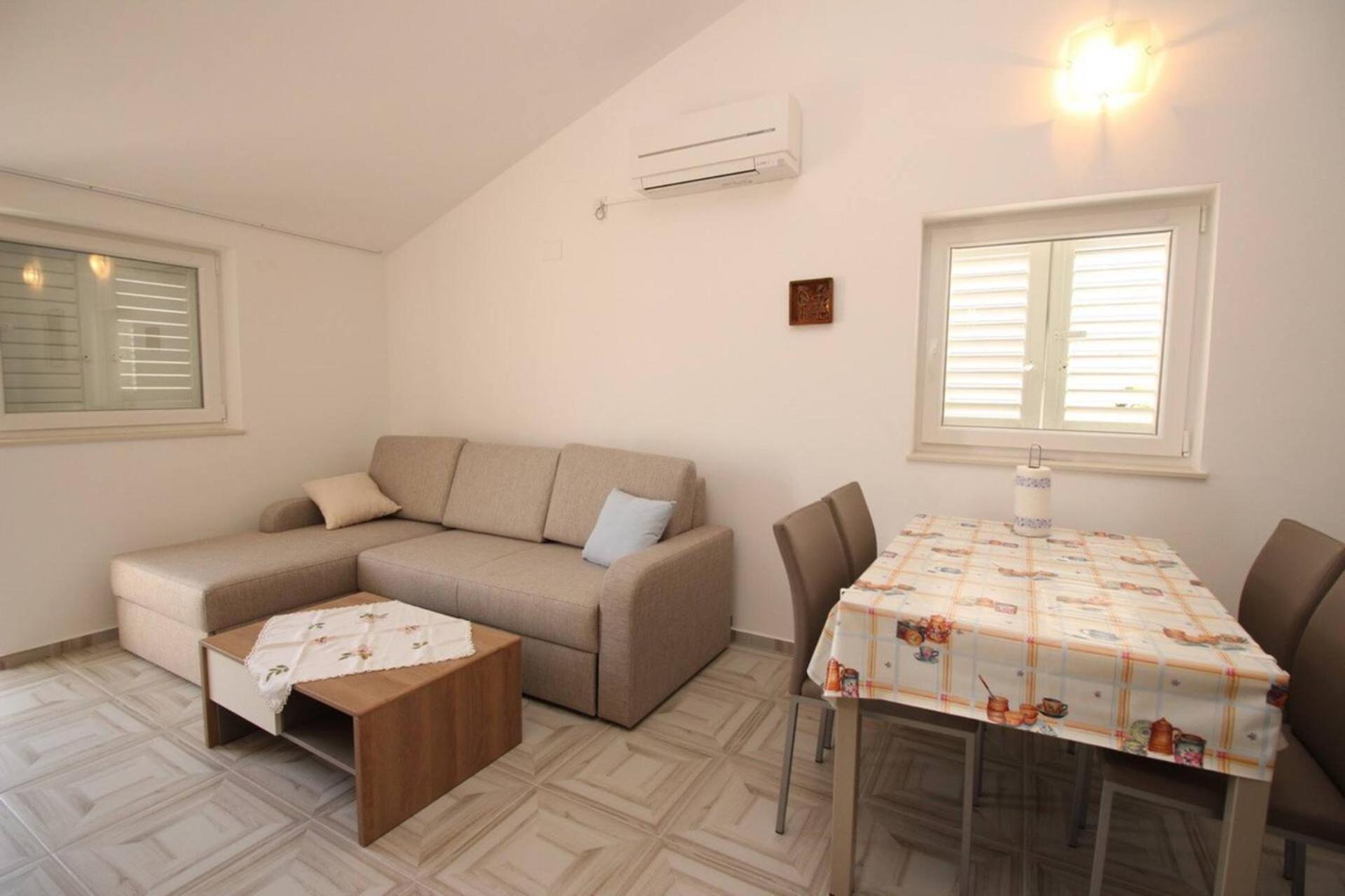 Apartments Vasilic-Cugalj-Smokvina Baška Exteriör bild